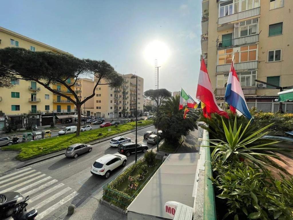 Domus Cesare Appartement Napels Buitenkant foto
