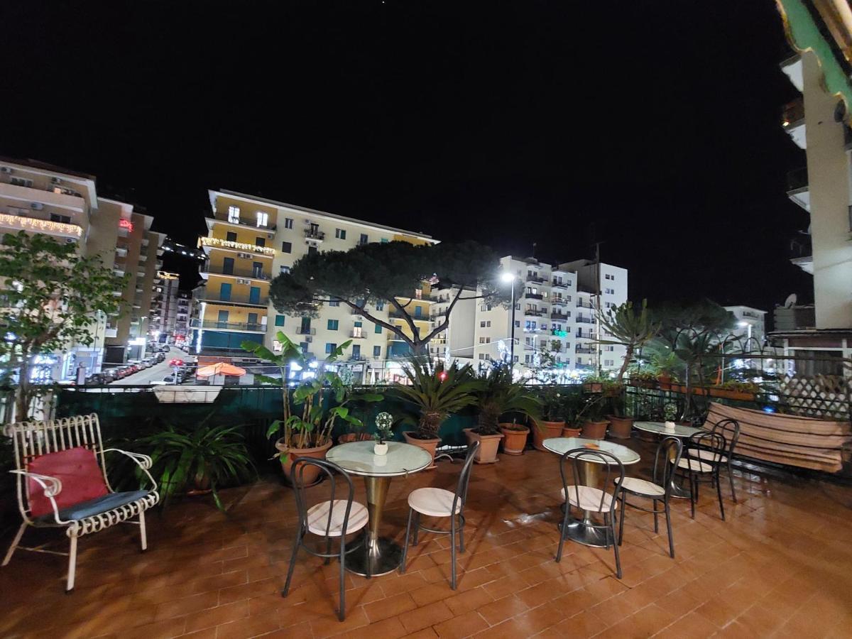 Domus Cesare Appartement Napels Buitenkant foto