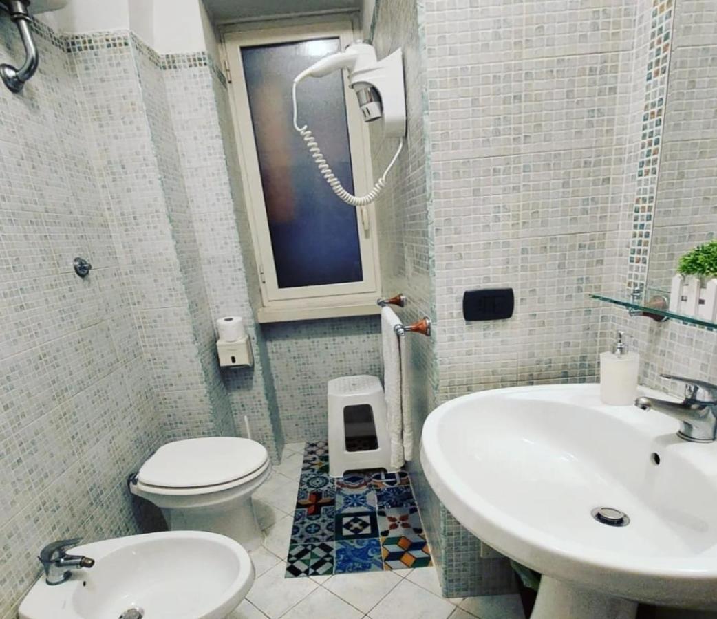 Domus Cesare Appartement Napels Buitenkant foto
