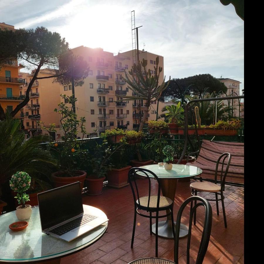 Domus Cesare Appartement Napels Buitenkant foto