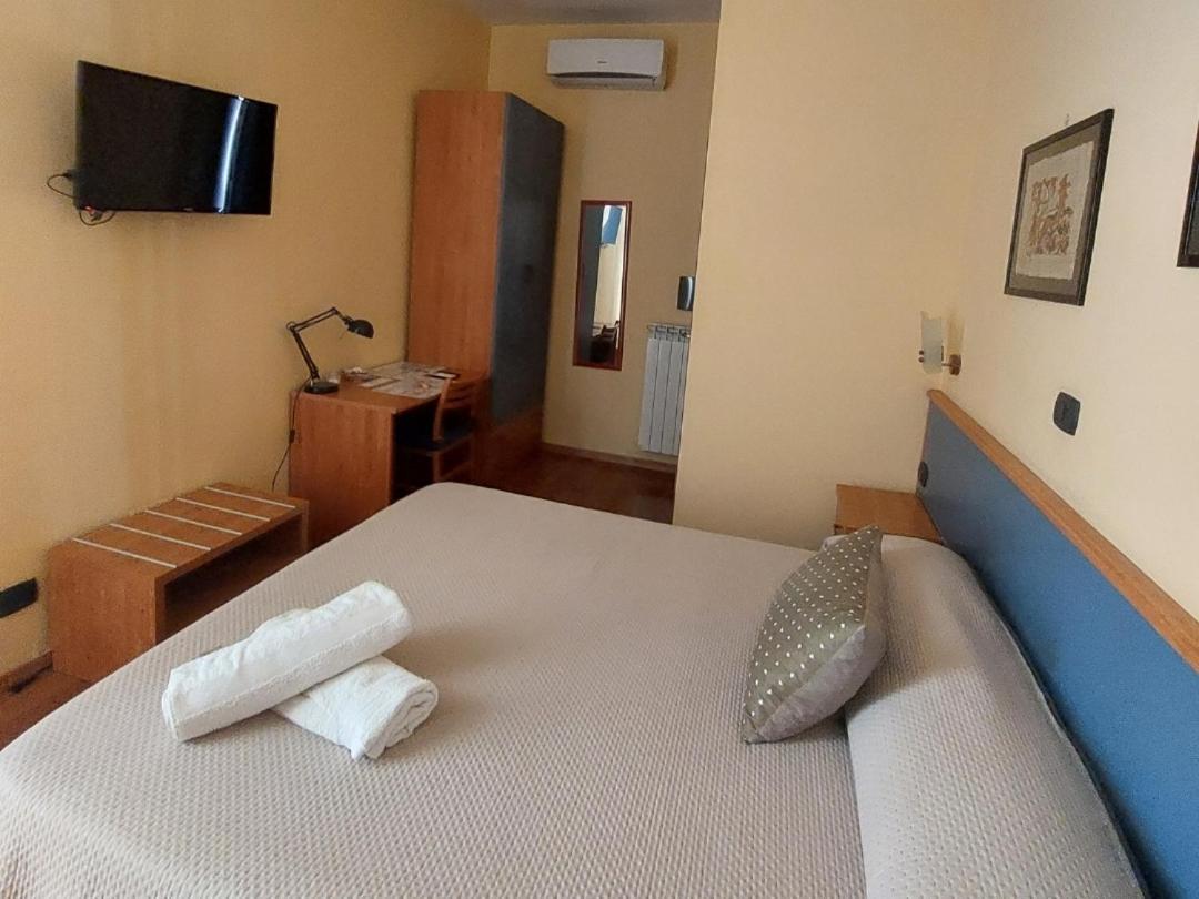 Domus Cesare Appartement Napels Buitenkant foto